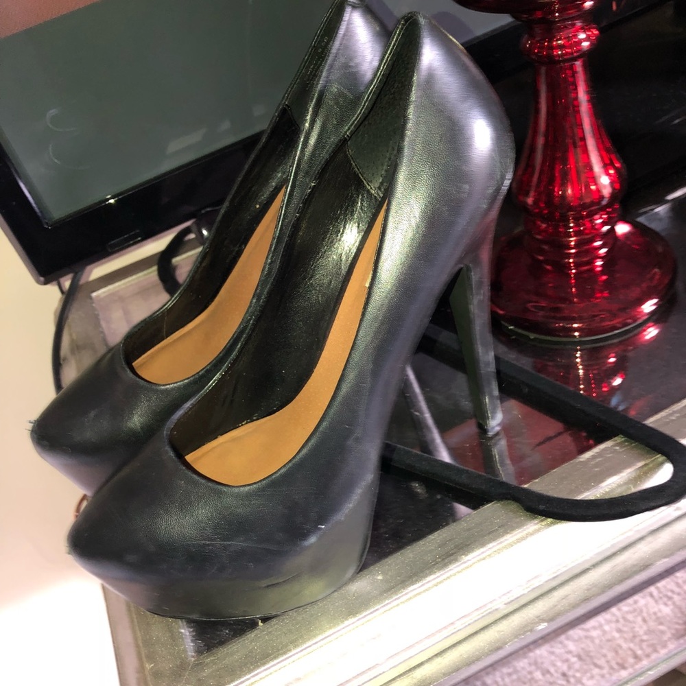 Steve Madden platform pumps